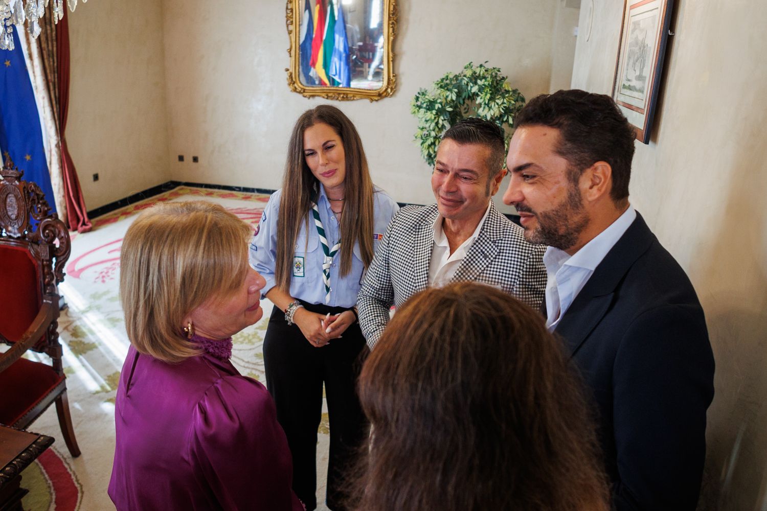 Los Reyes Magos y la Cartera Real de 2025 visitan el ayuntamiento de Jerez