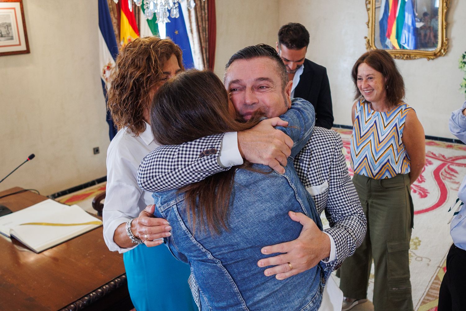 Los Reyes Magos y la Cartera Real de 2025 visitan el ayuntamiento de Jerez