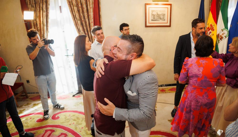 Los Reyes Magos y la Cartera Real de 2025 visitan el ayuntamiento de Jerez