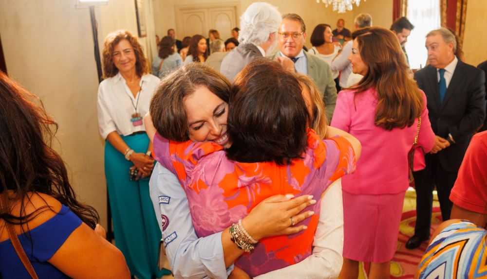 Los Reyes Magos y la Cartera Real de 2025 visitan el ayuntamiento de Jerez