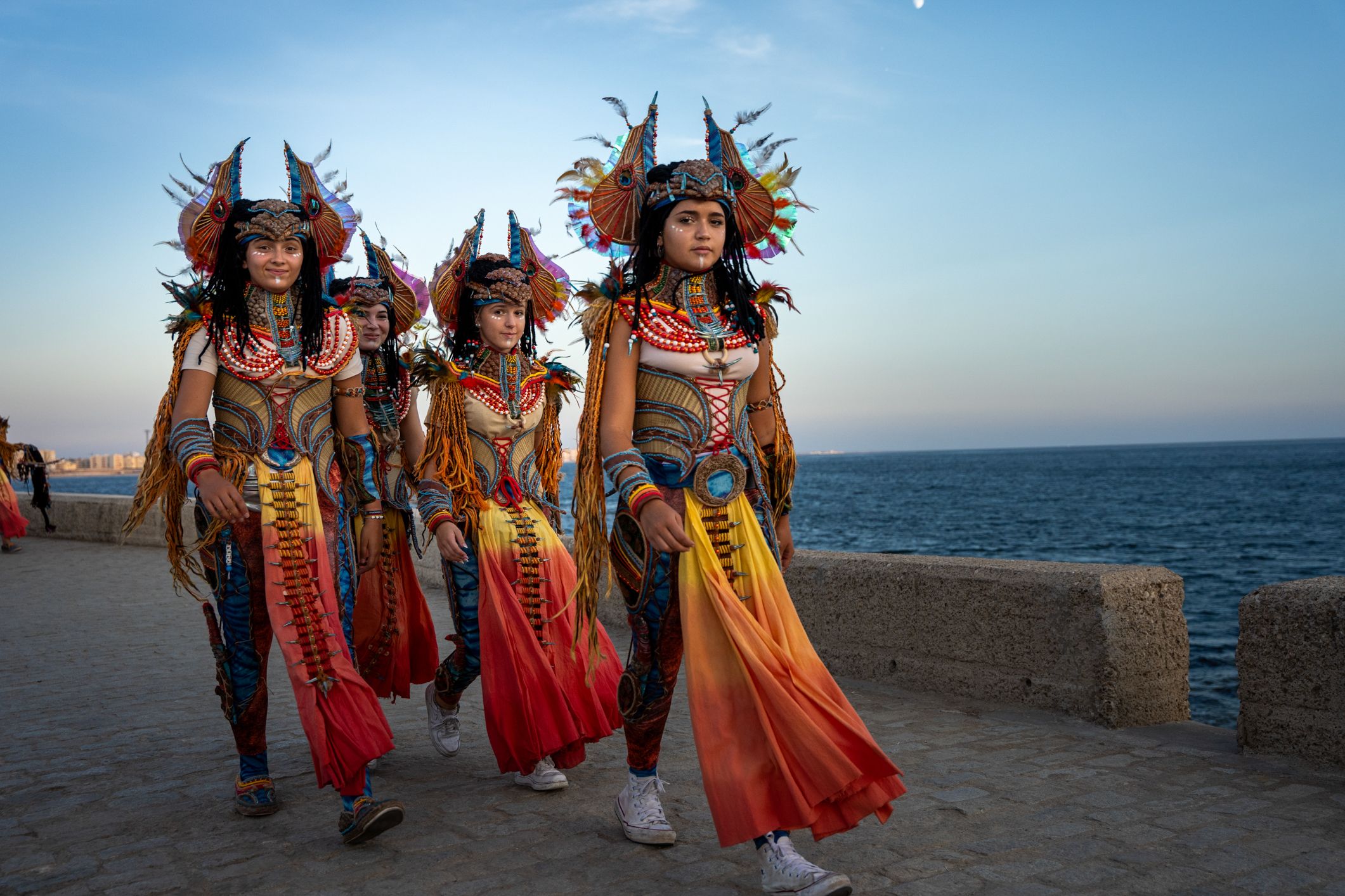 'Orgullos@s de nuestra historia', el pasacalles celebrado en Cádiz este viernes, en imágenes.