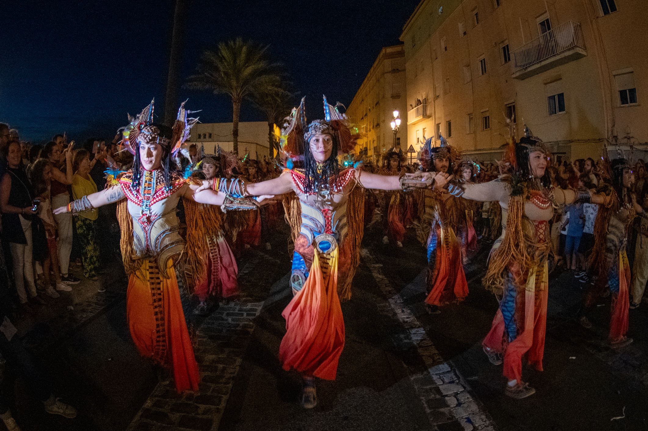 'Orgullos@s de nuestra historia', el pasacalles celebrado en Cádiz este viernes, en imágenes.