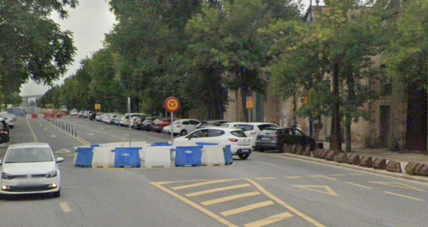La avenida de Las Razas, en Sevilla, donde iba a celebrarse la macrofiesta.