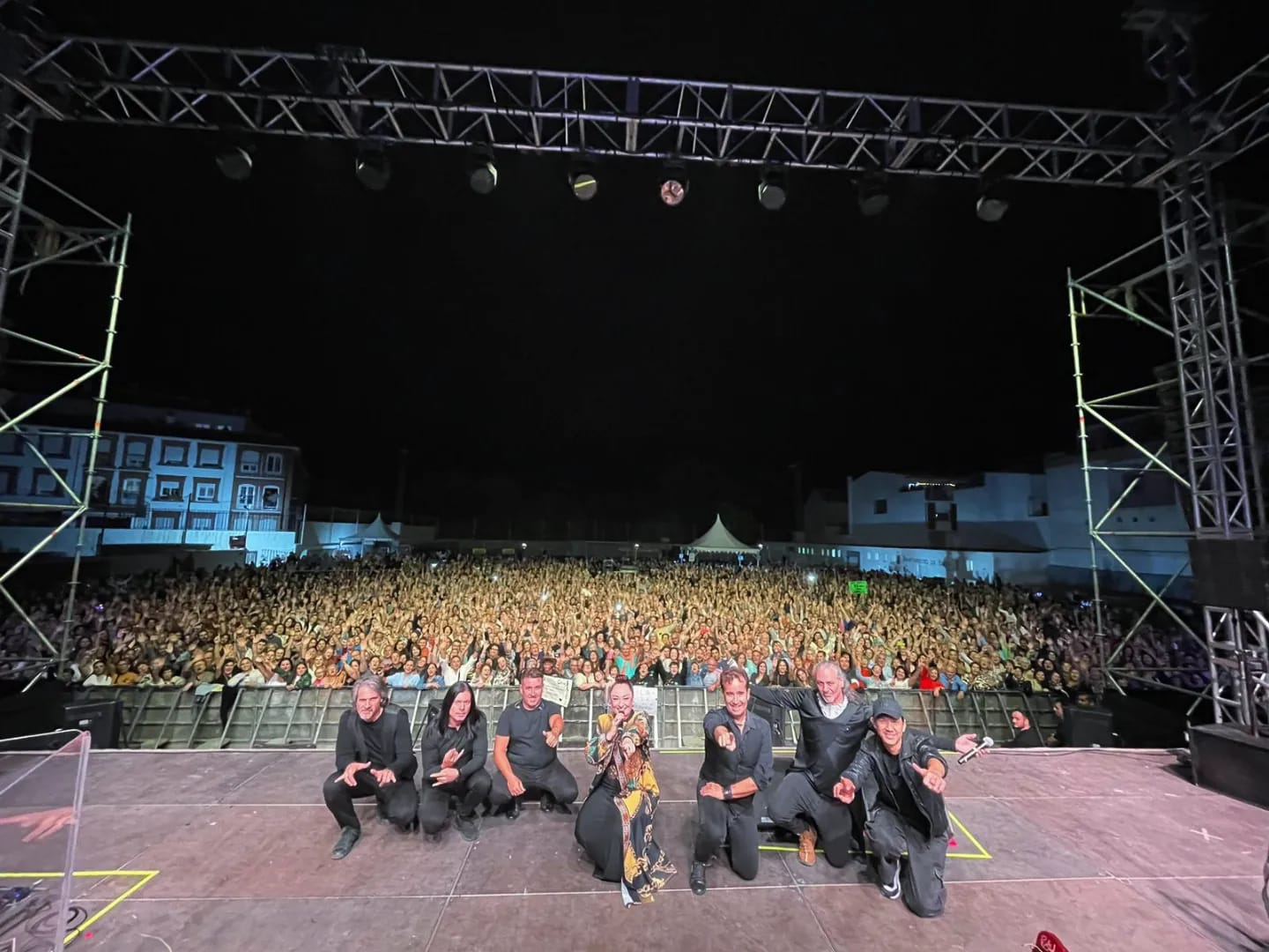 Una imagen del concierto del grupo Camela en Baza.