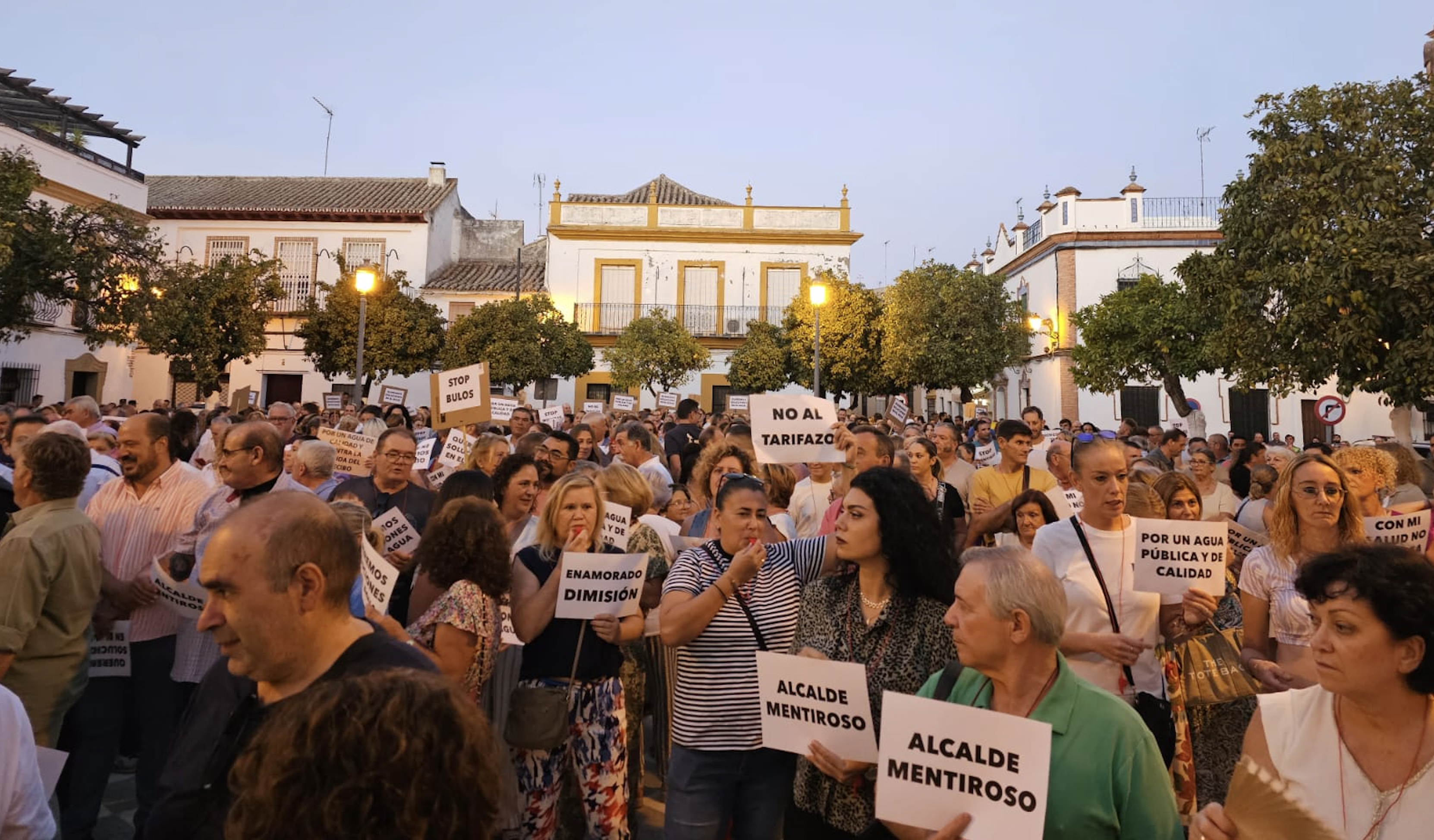 Un momento de la concentración este sábado en Lora del Río.