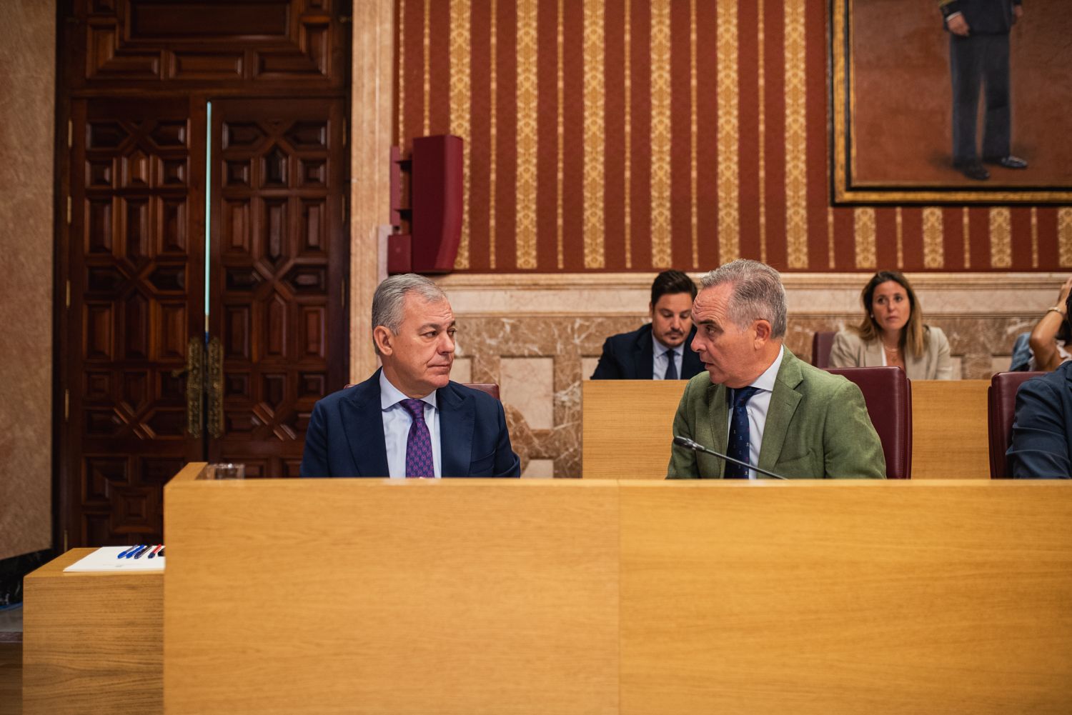 l alcalde de Sevilla y el delegado Juan Bueno, que ha amenazado con la querella a Facua.