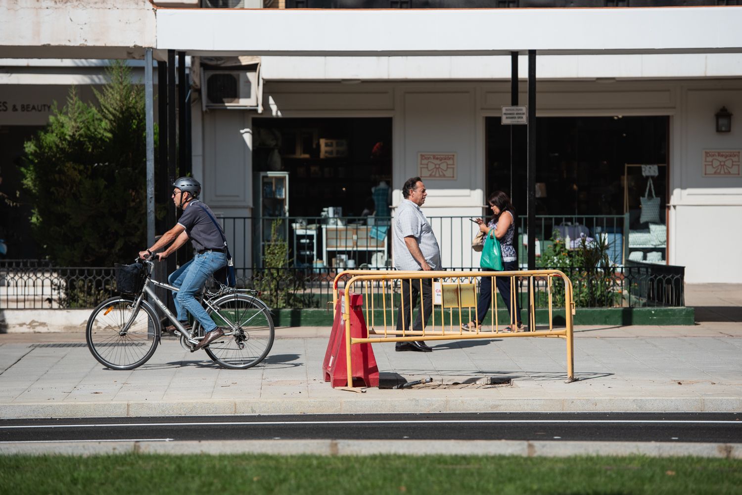 Detalle de la obra en la Avenida Luis de Morales, donde se eliminará el carril bici.