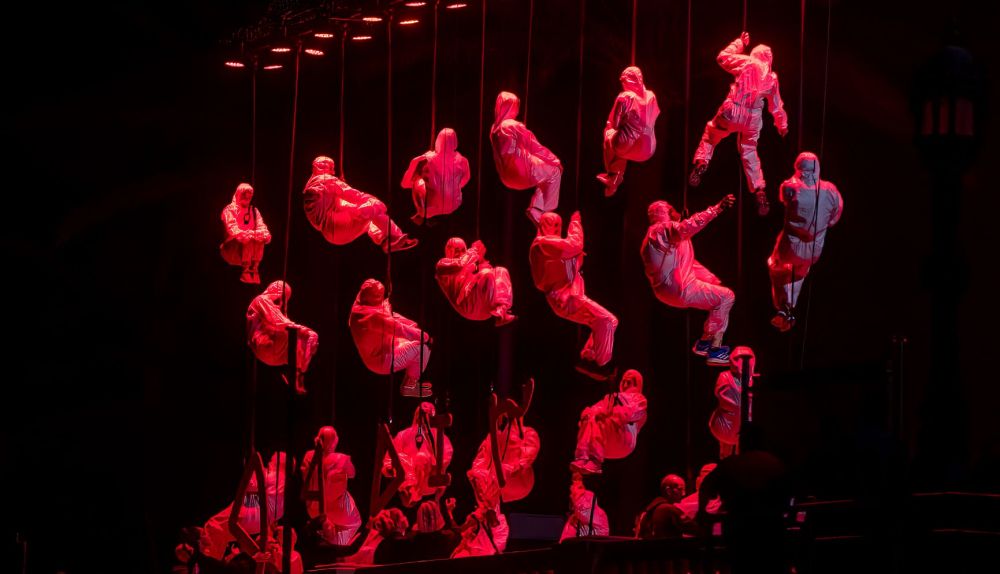 Ensayo La Fura dels Baus en la playa de La Caleta.