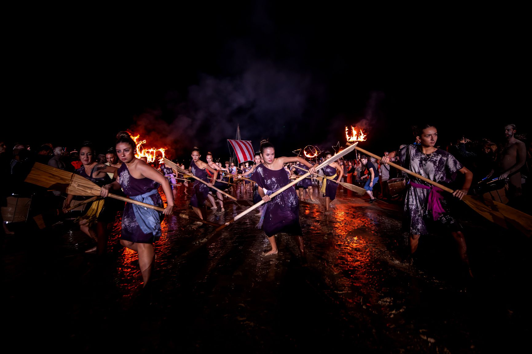 Los fenicios desembarcan en Cádiz: La Caleta y los gaditanos caen ante la fuerza de los baus