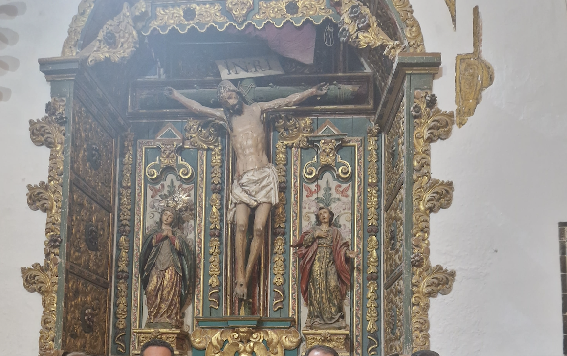 El Crucificado que será objeto de restauración en su altar.
