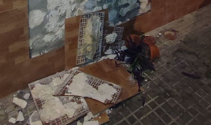 Los desperfectos ocasionados en el robo de un bar en el Cerro del Moro de Cádiz. Los desperfectos ocasionados en el robo de un bar en el Cerro del Moro de Cádiz.