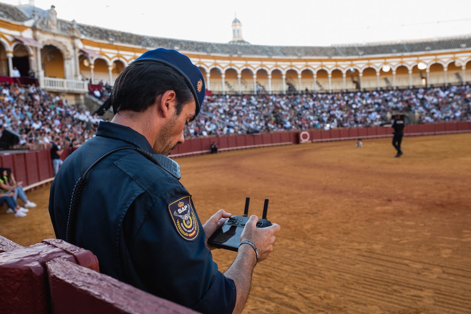Demostración de operativas de la Policía Nacional en la Maestranza de Sevilla