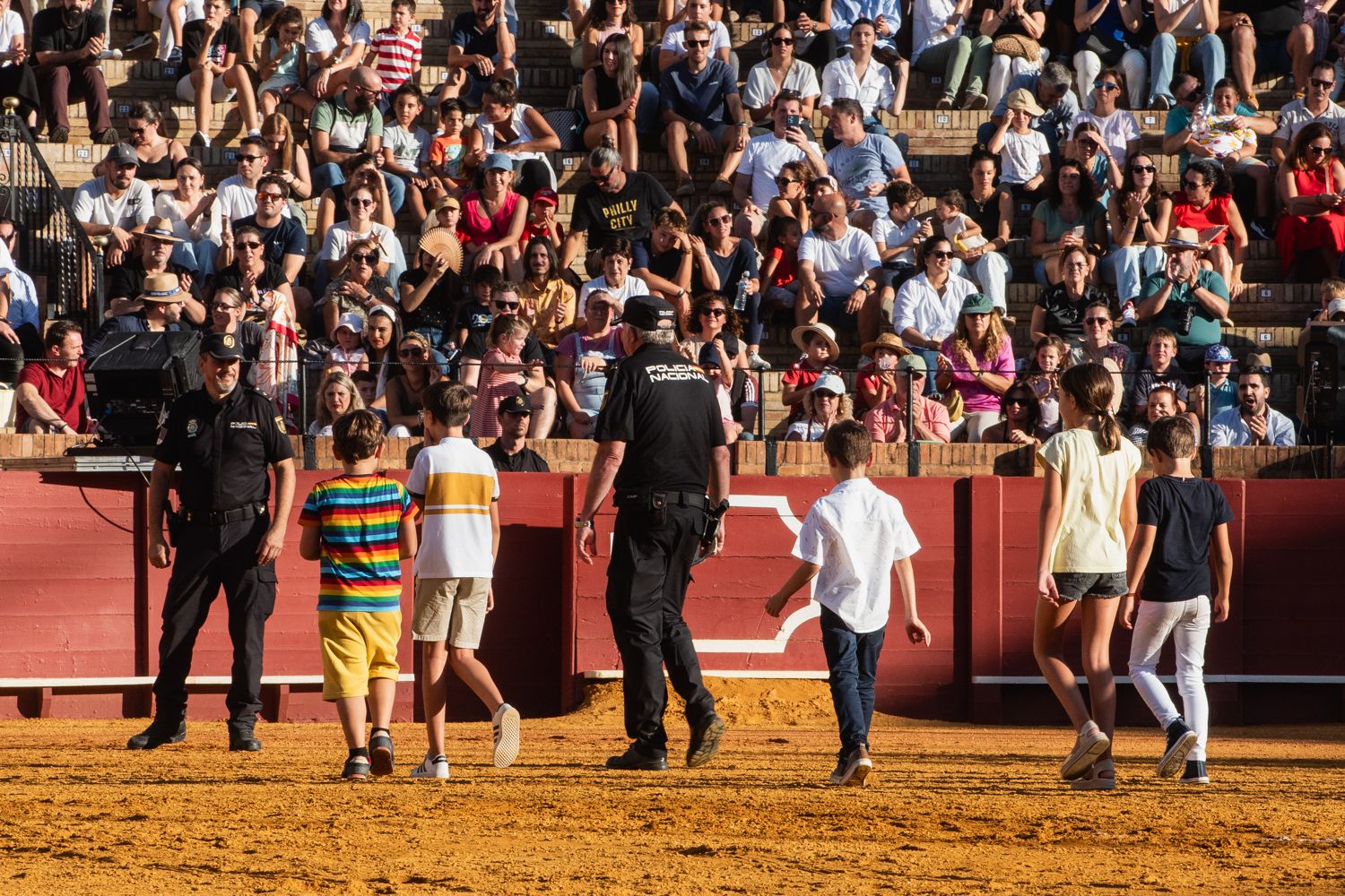 Demostración de operativas de la Policía Nacional en la Maestranza de Sevilla