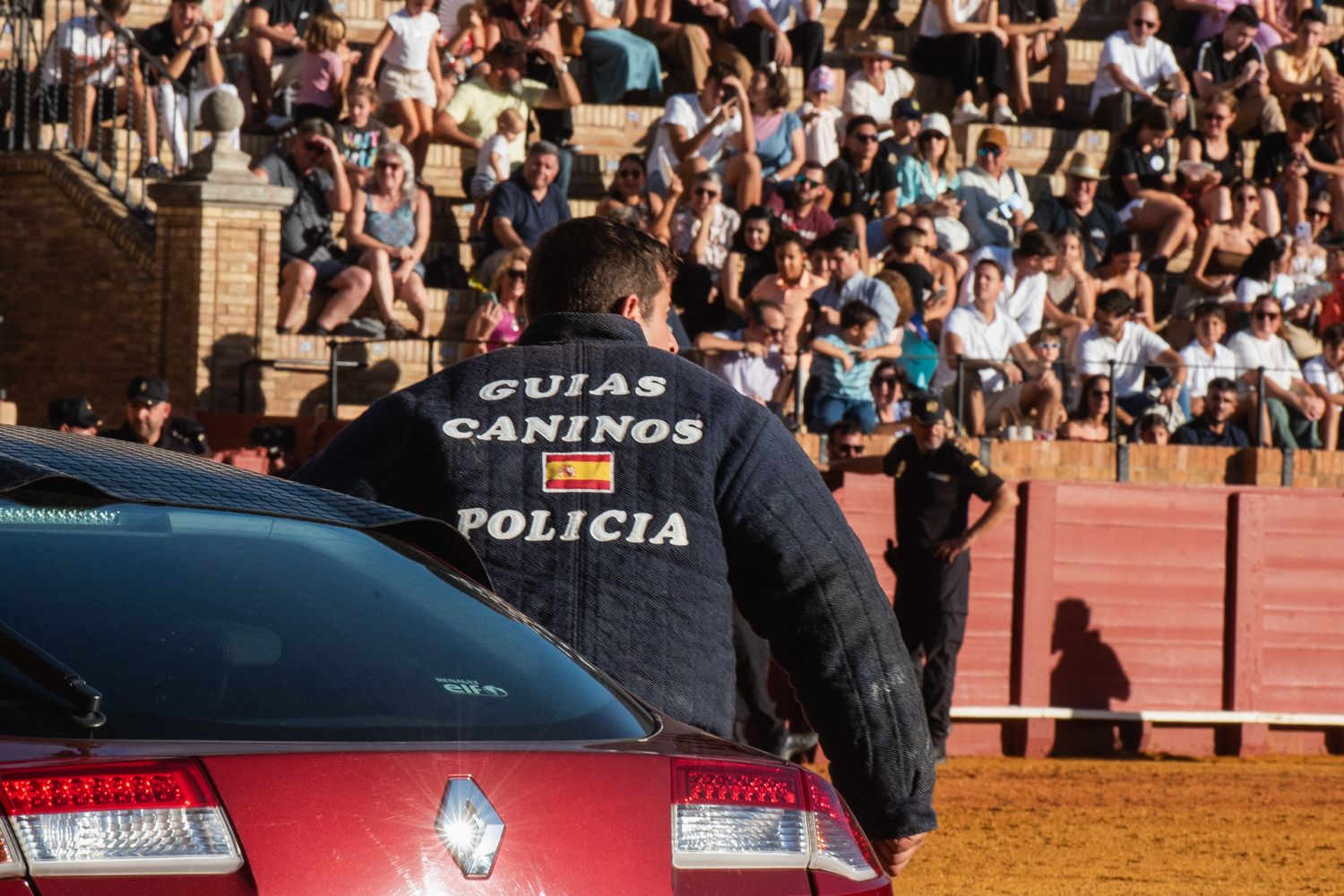 Demostración de operativas de la Policía Nacional en la Maestranza de Sevilla