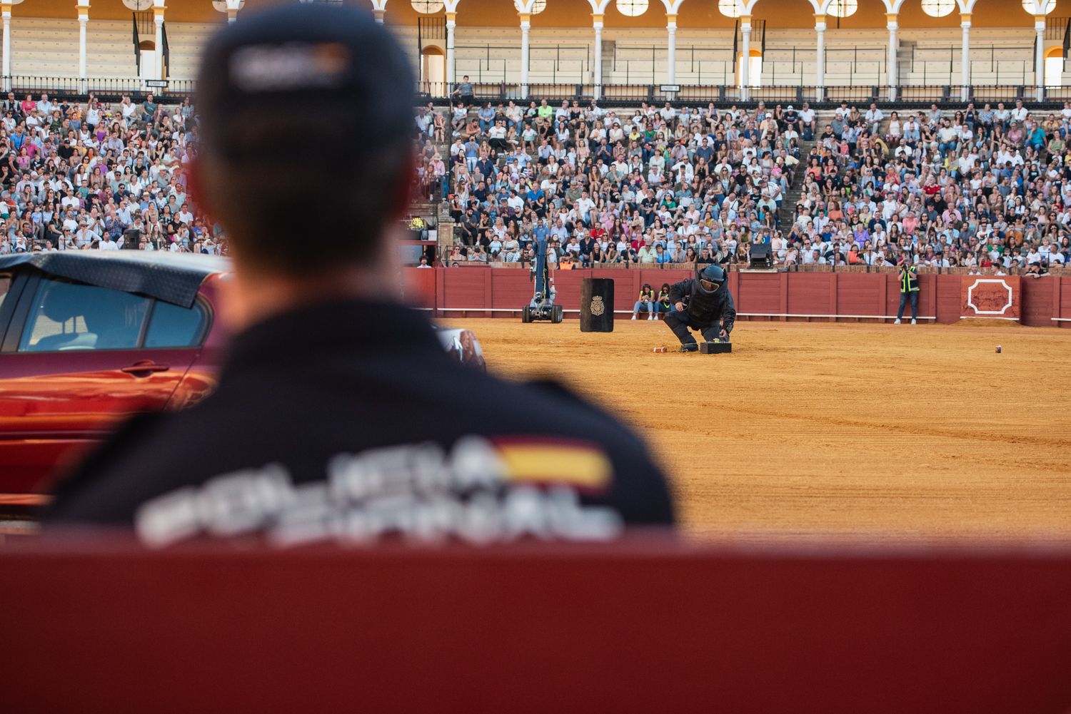 Demostración de operativas de la Policía Nacional en la Maestranza de Sevilla