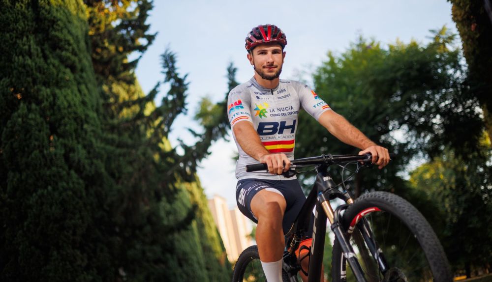 HUGO CICLISTA MOUNTAINBIKE 4