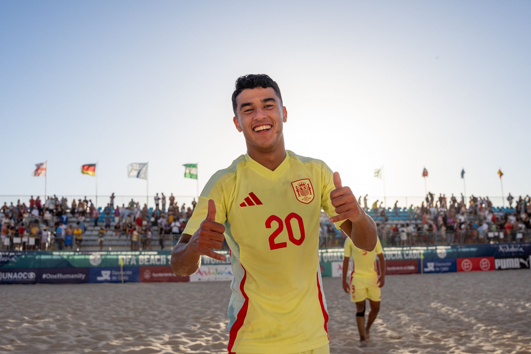 España e Inglaterra de fútbol playa, jugando en la Victoria de Cádiz