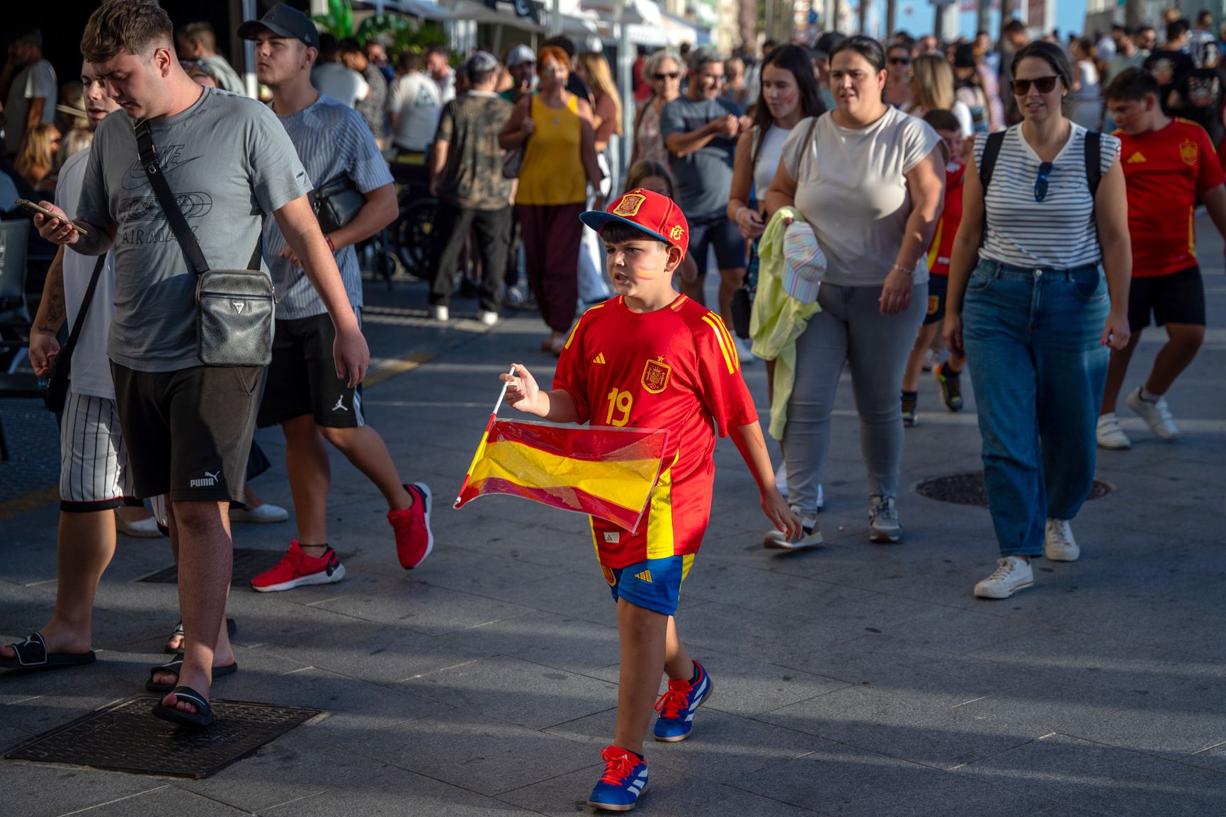 España e Inglaterra de fútbol playa, jugando en la Victoria de Cádiz