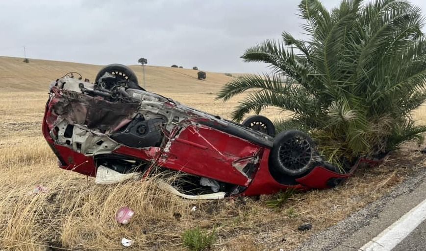 El estado en el que quedó uno de los vehículos del accidente de Puerto Serrano.