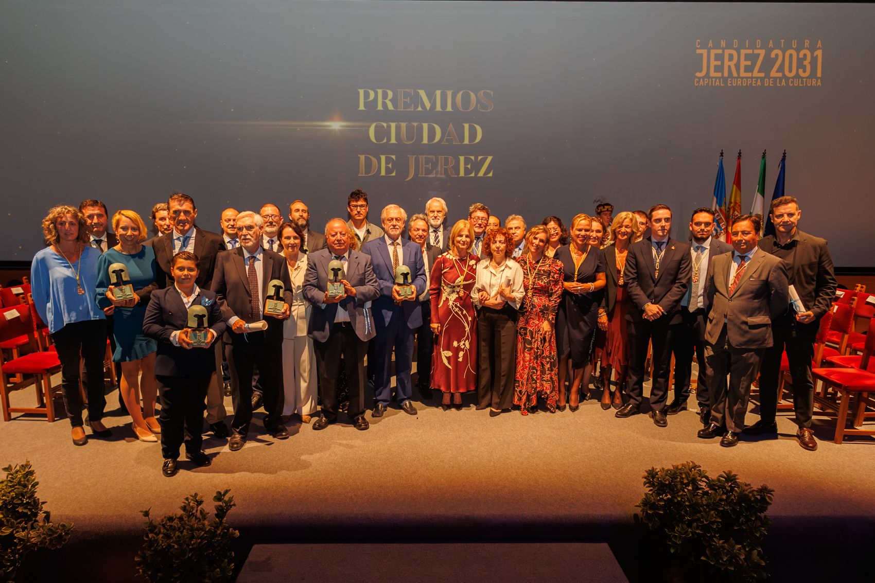 Foto de familia de los Premios Ciudad de Jerez 2024.