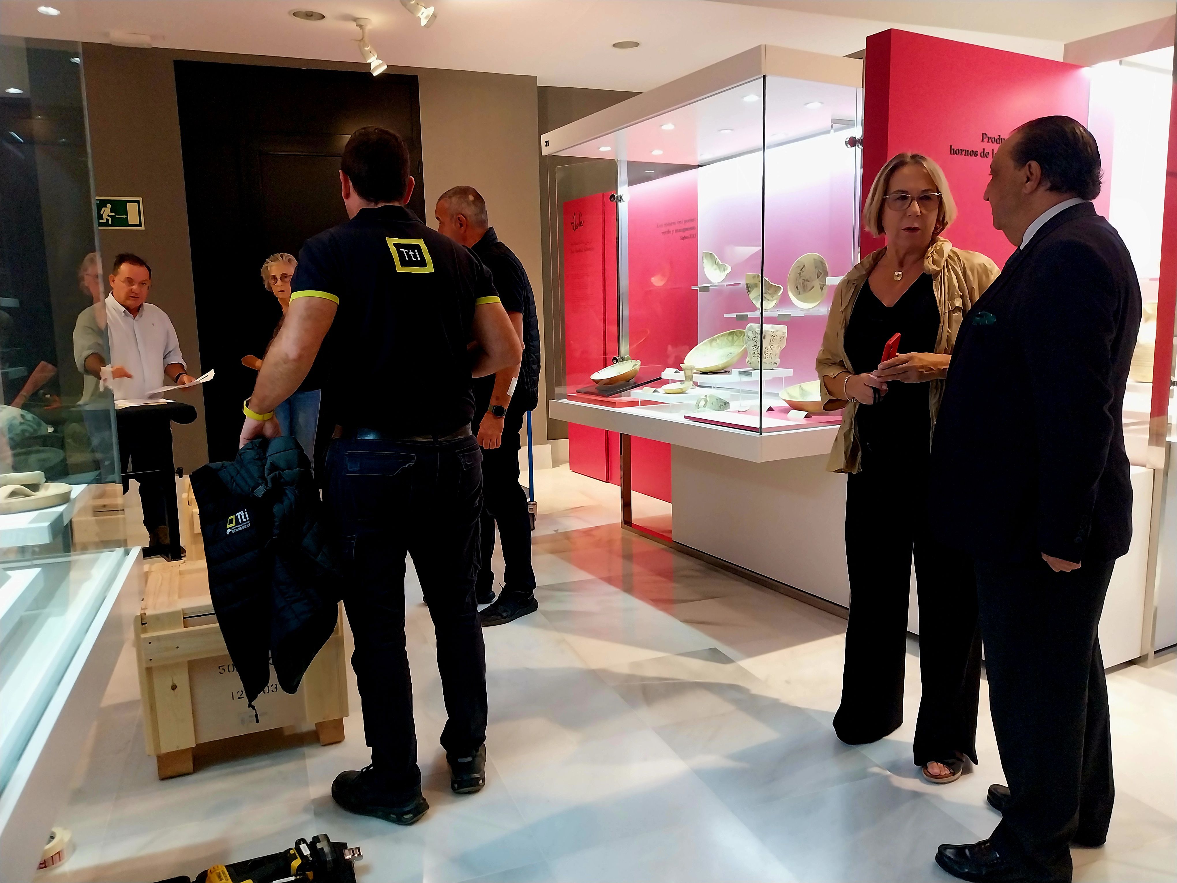 El delegado de Cultura, Francisco Zurita, ha supervisado las tareas en el Museo Arqueológico de Jerez.