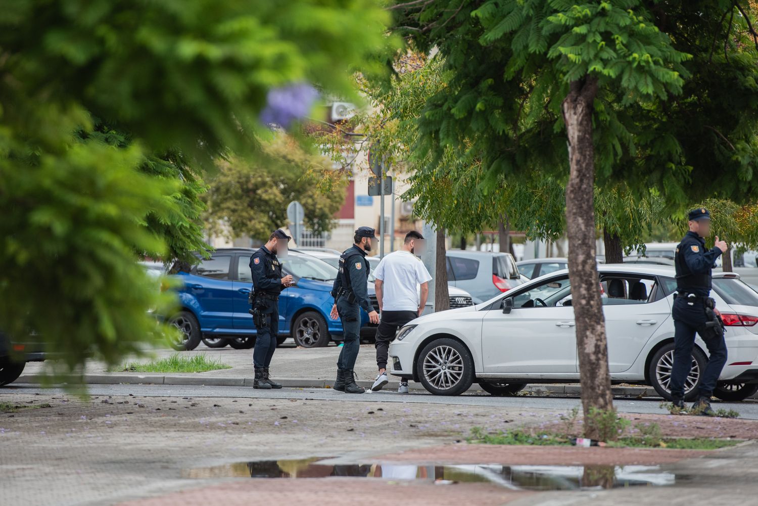 El operativo policial en el Polígono Sur de Sevilla, en imágenes.