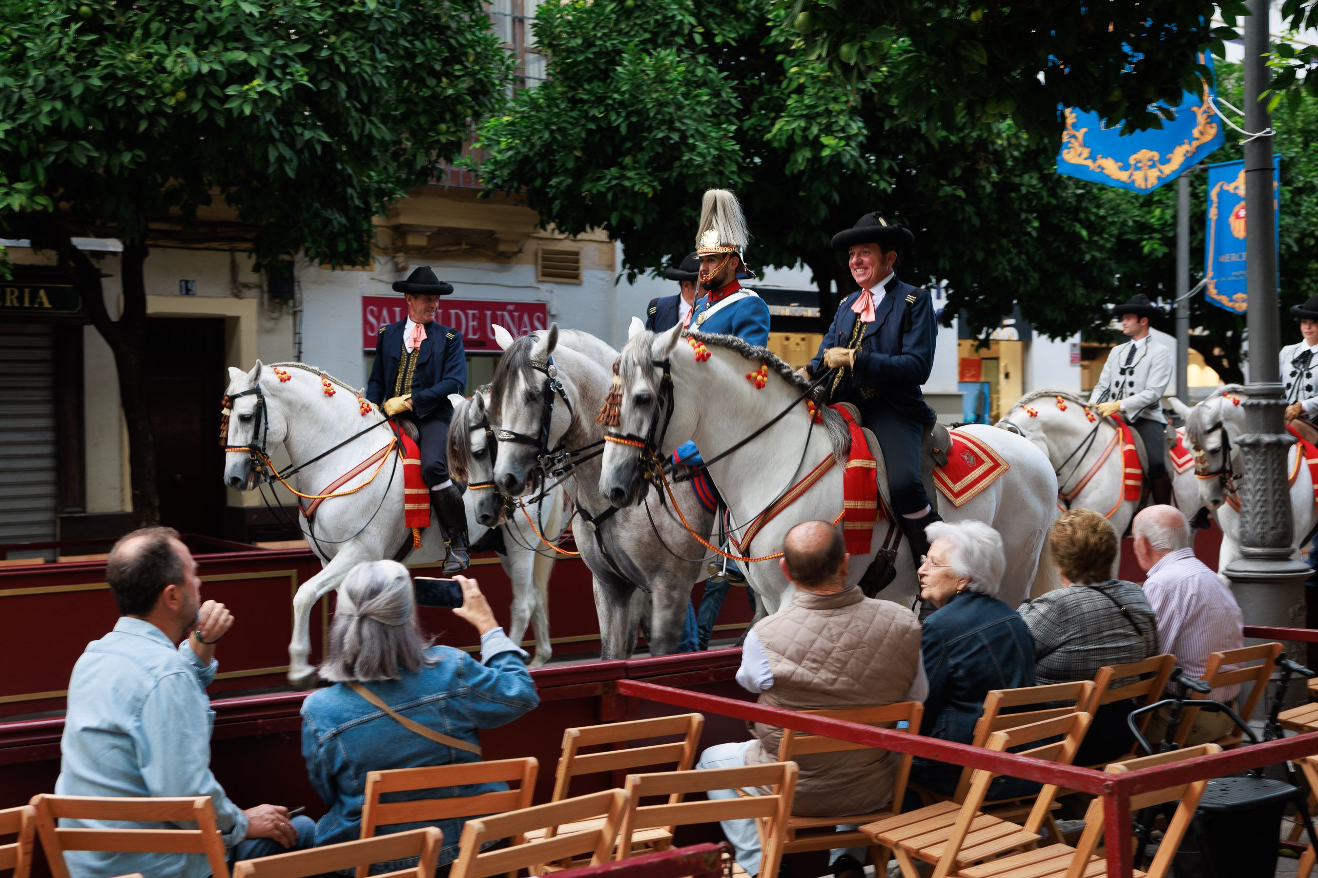 Así ha sido el desfile ecuestre por el centro de Jerez