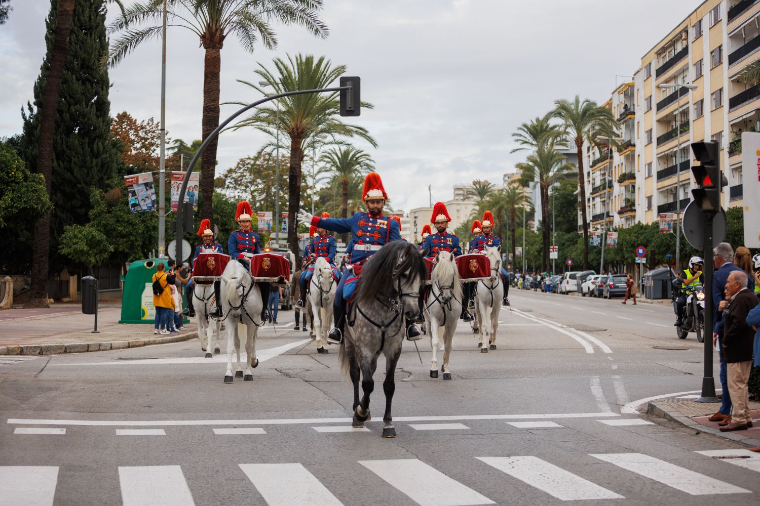 Así ha sido el desfile ecuestre por el centro de Jerez