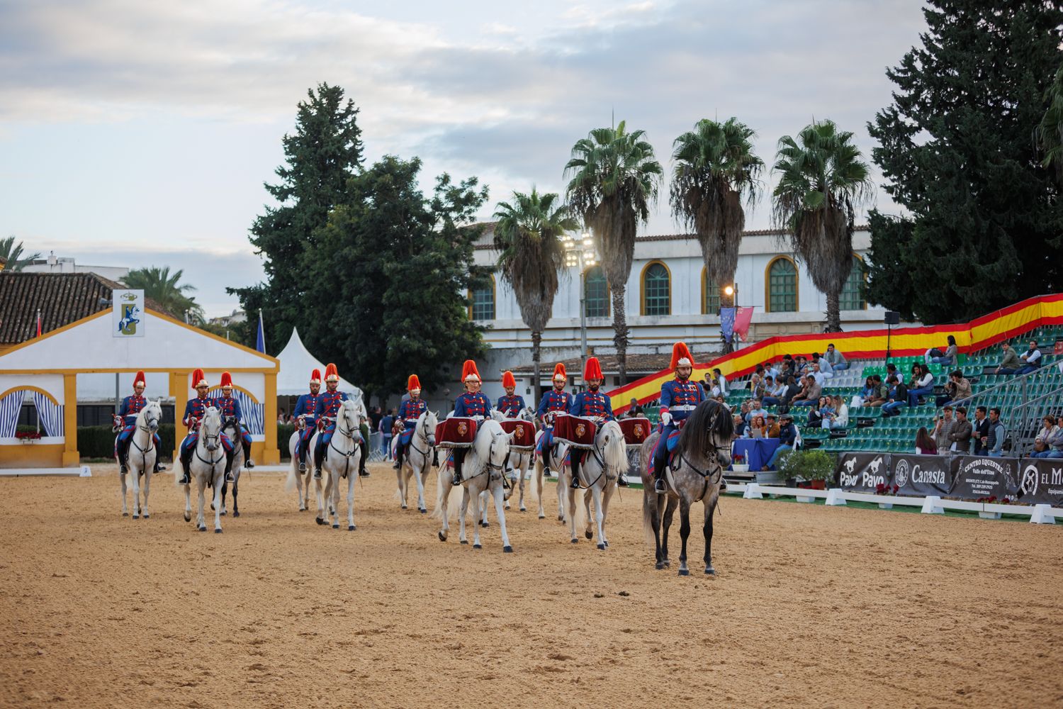Así ha sido el desfile ecuestre por el centro de Jerez