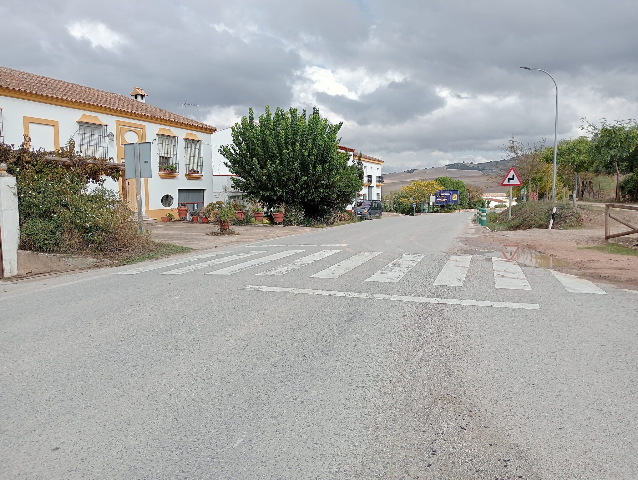 La A-2003 a su paso por San José del Valle.