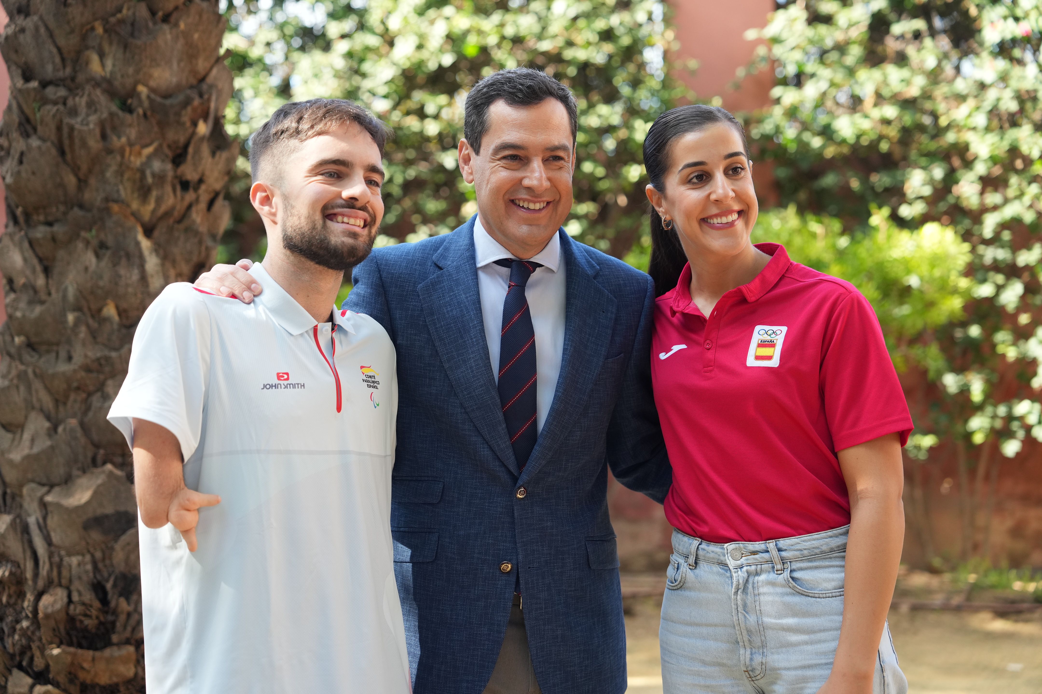 El presidente de la Junta, Moreno Bonilla, cree que los deportistas andaluces son "un ejemplo para la sociedad":