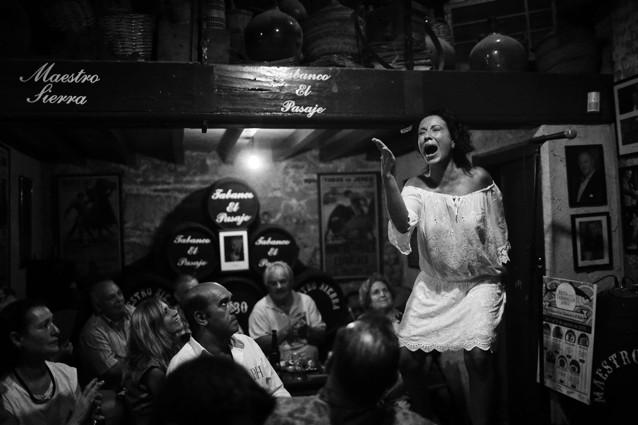 Actuación flamenca en un tabanco de Jerez, en una imagen retrospectiva. FOTO: JUAN CARLOS TORO