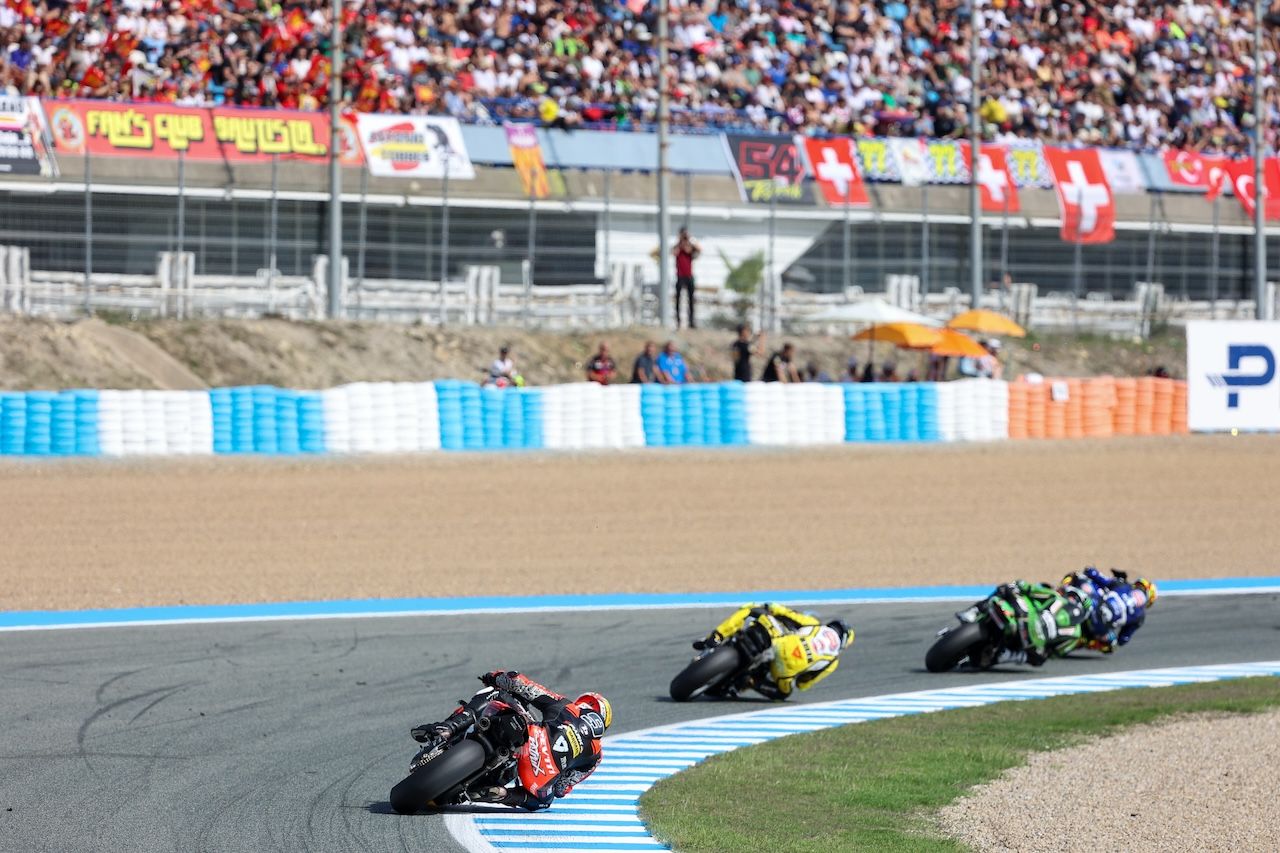El domingo de Superbikes en Jerez.  KITO DOÑA