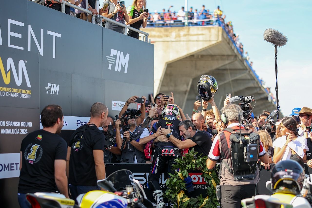 El domingo de Superbikes en Jerez.  KITO DOÑA