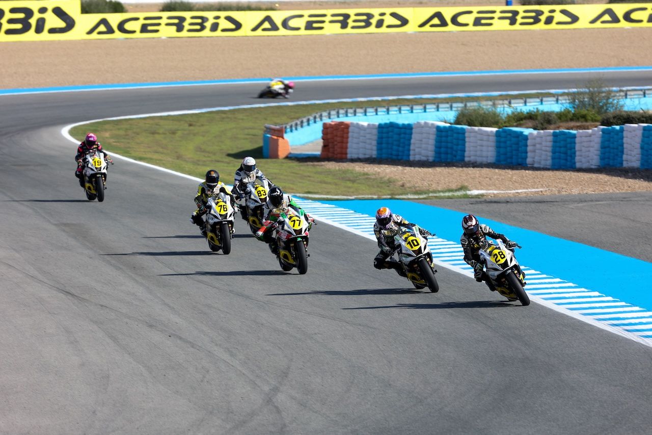 El domingo de Superbikes en Jerez.  KITO DOÑA