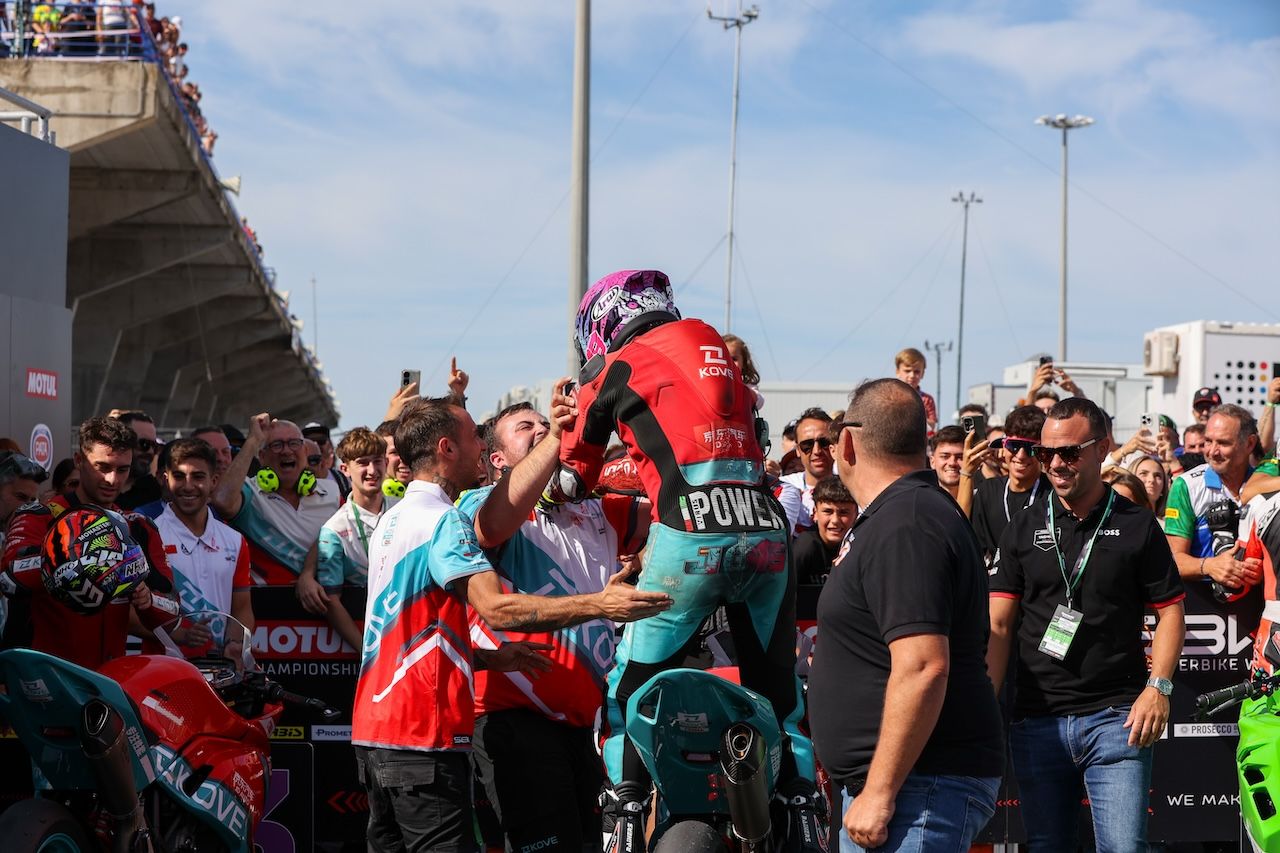 El domingo de Superbikes en Jerez.  KITO DOÑA
