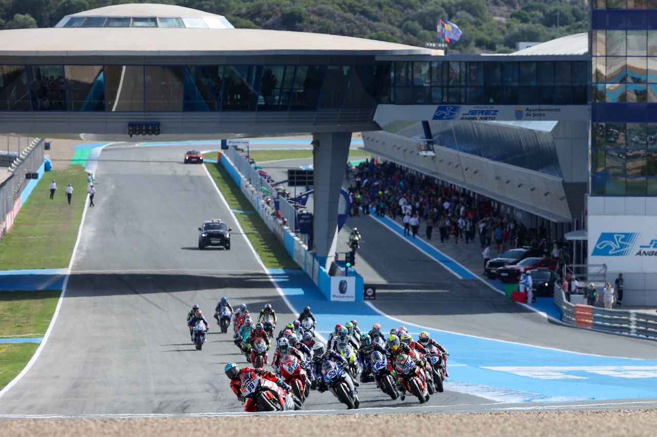 El domingo de Superbikes en Jerez.  KITO DOÑA