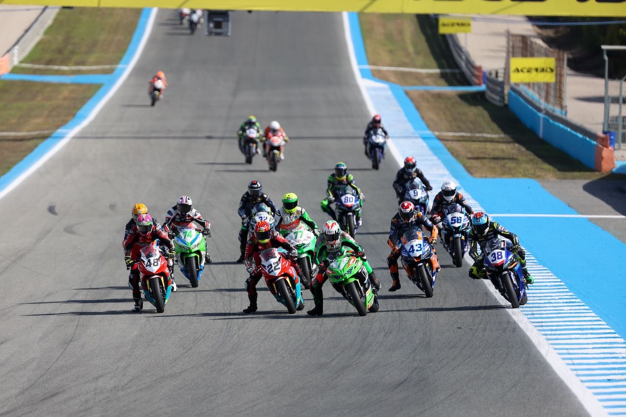 El domingo de Superbikes en Jerez.  KITO DOÑA