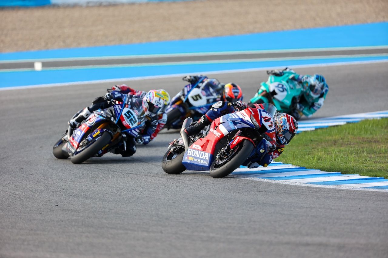 El domingo de Superbikes en Jerez.  KITO DOÑA