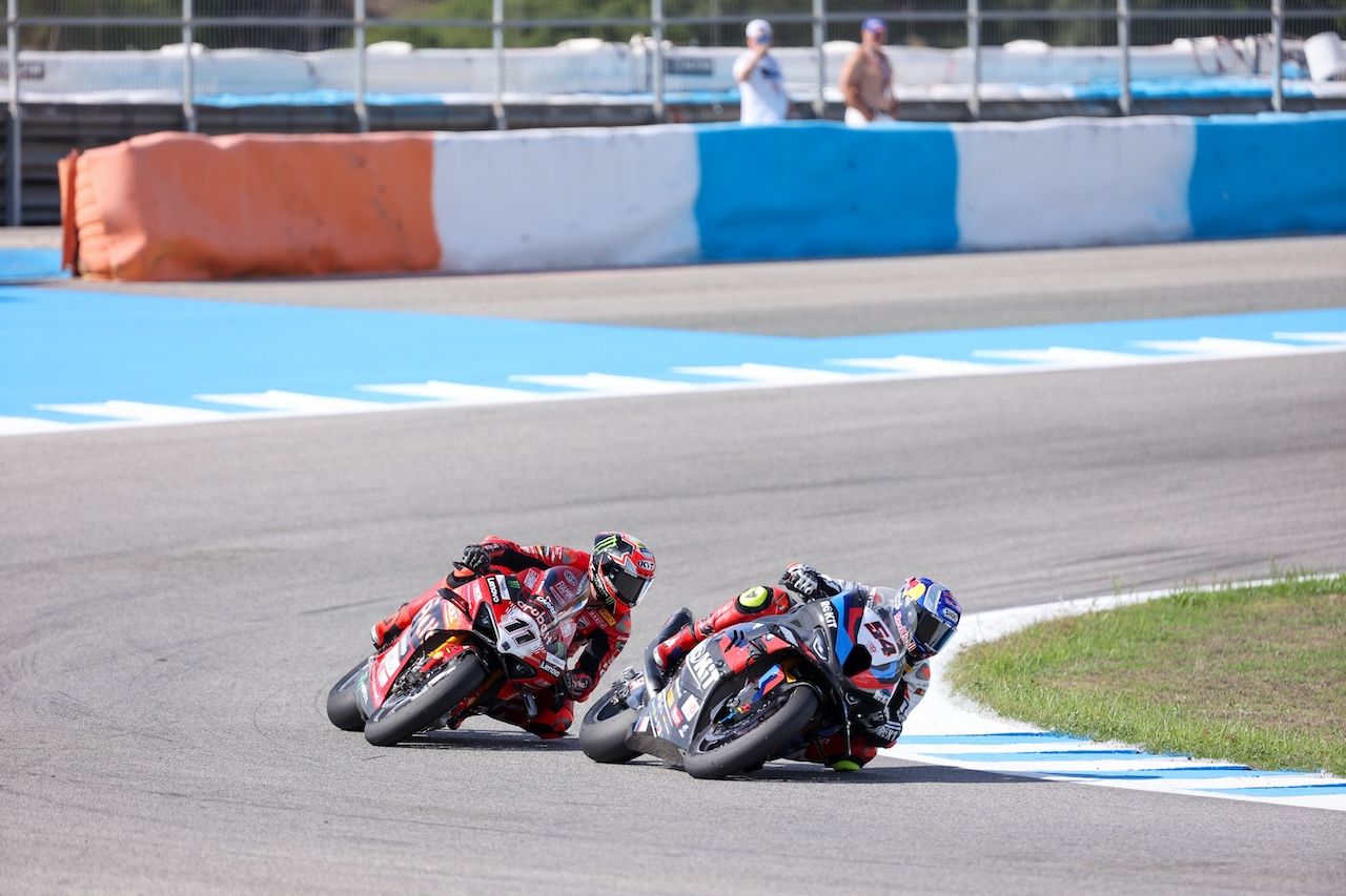 El domingo de Superbikes en Jerez.  KITO DOÑA
