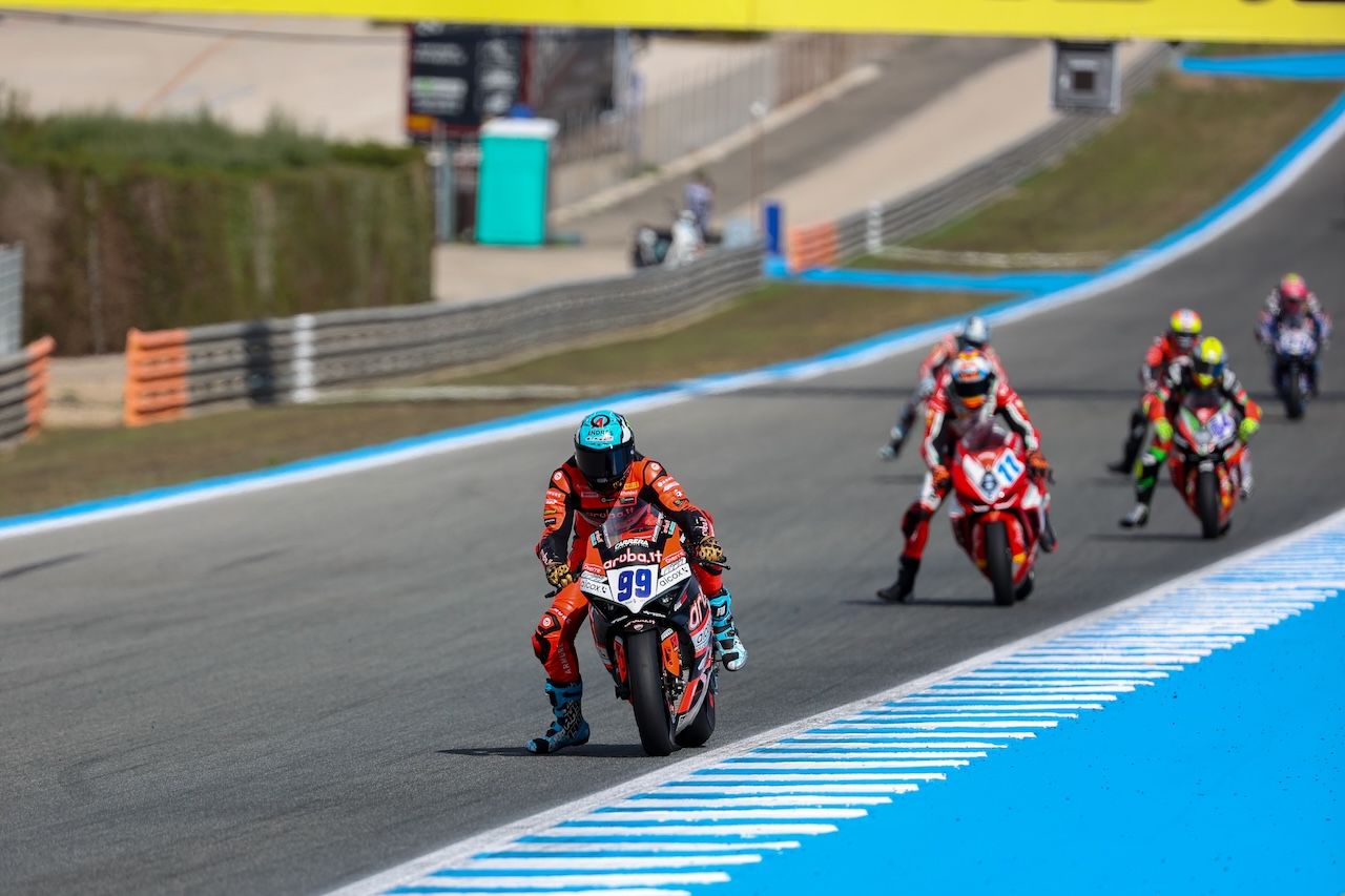El domingo de Superbikes en Jerez.  KITO DOÑA