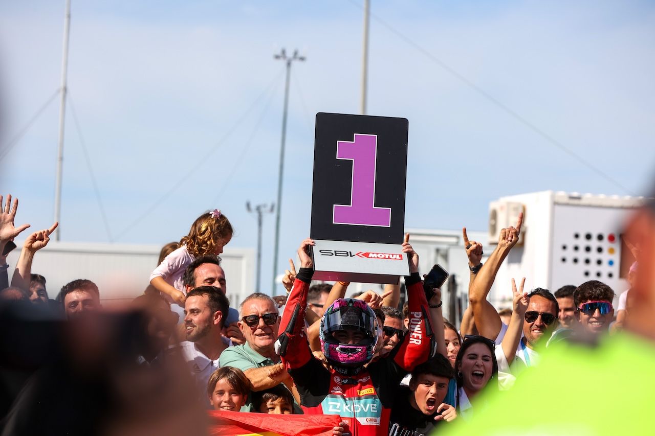 El domingo de Superbikes en Jerez.  KITO DOÑA