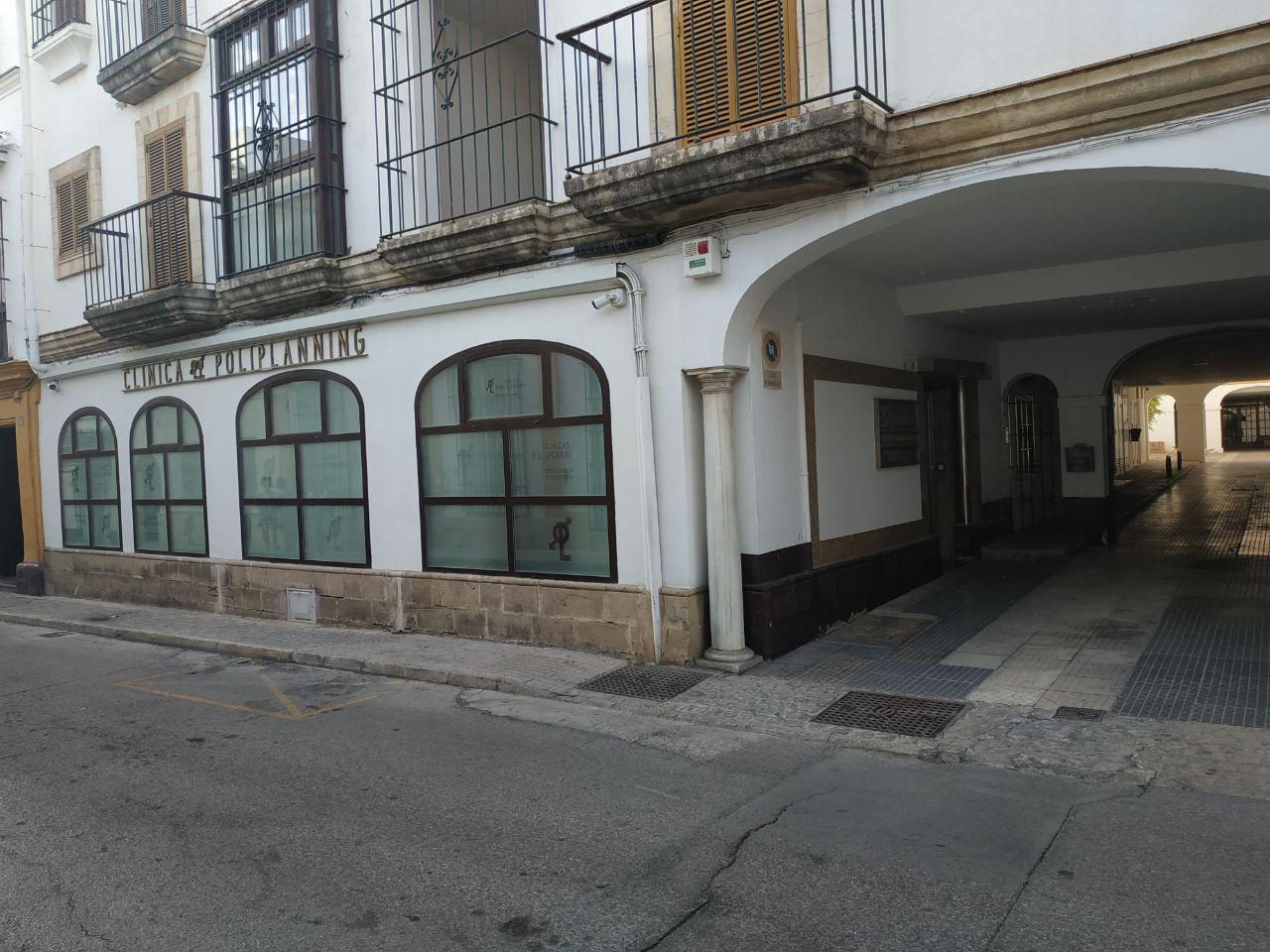 La clínica 'Poliplanning' de El Puerto.