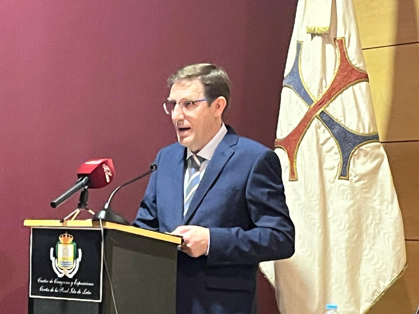 El presentador del pregonero de la Semana Santa de San Fernando, Javier Álvarez Camacho.