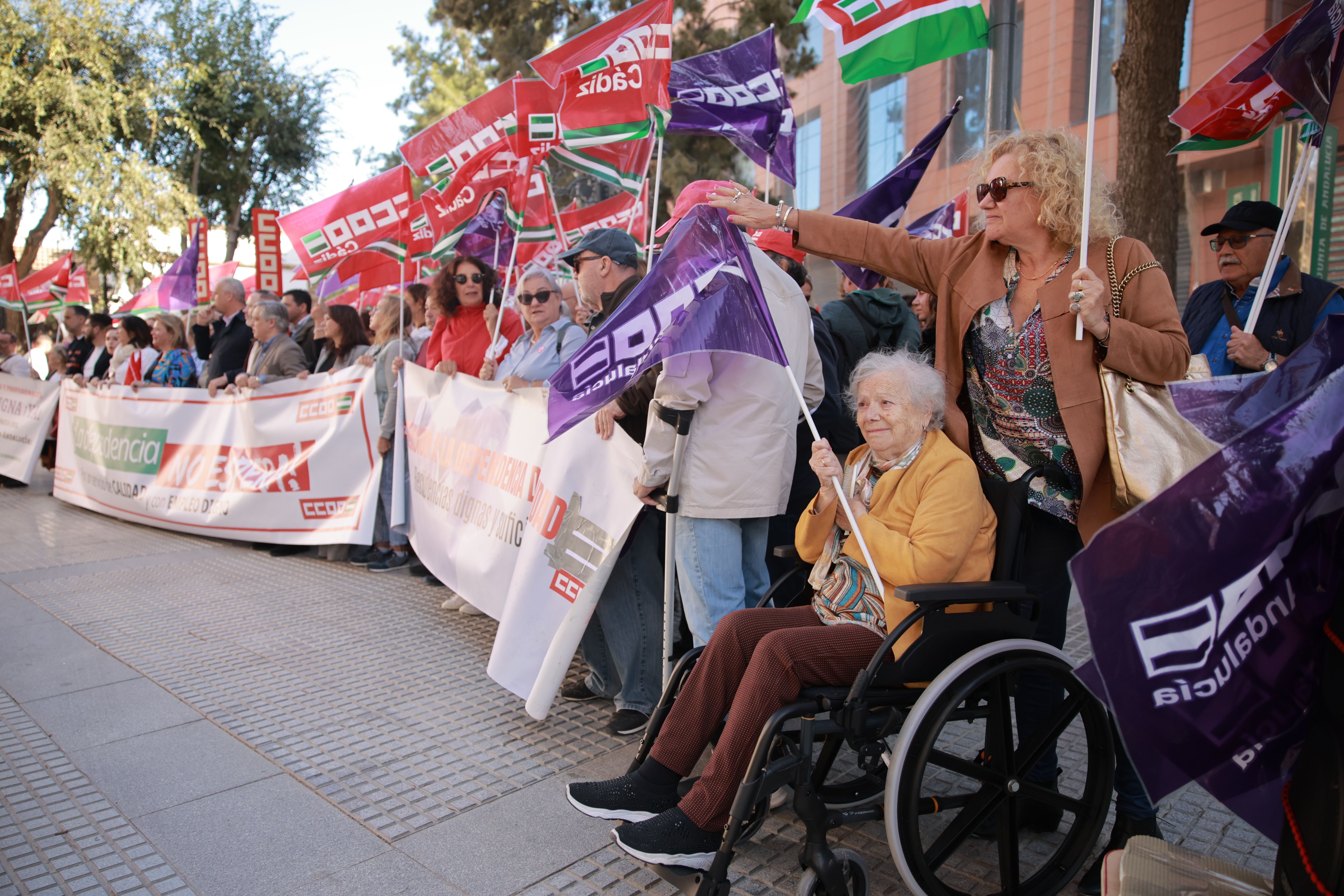 Una concentración para pedir más recursos para Dependencia, celebrada en Cádiz hace unos meses.