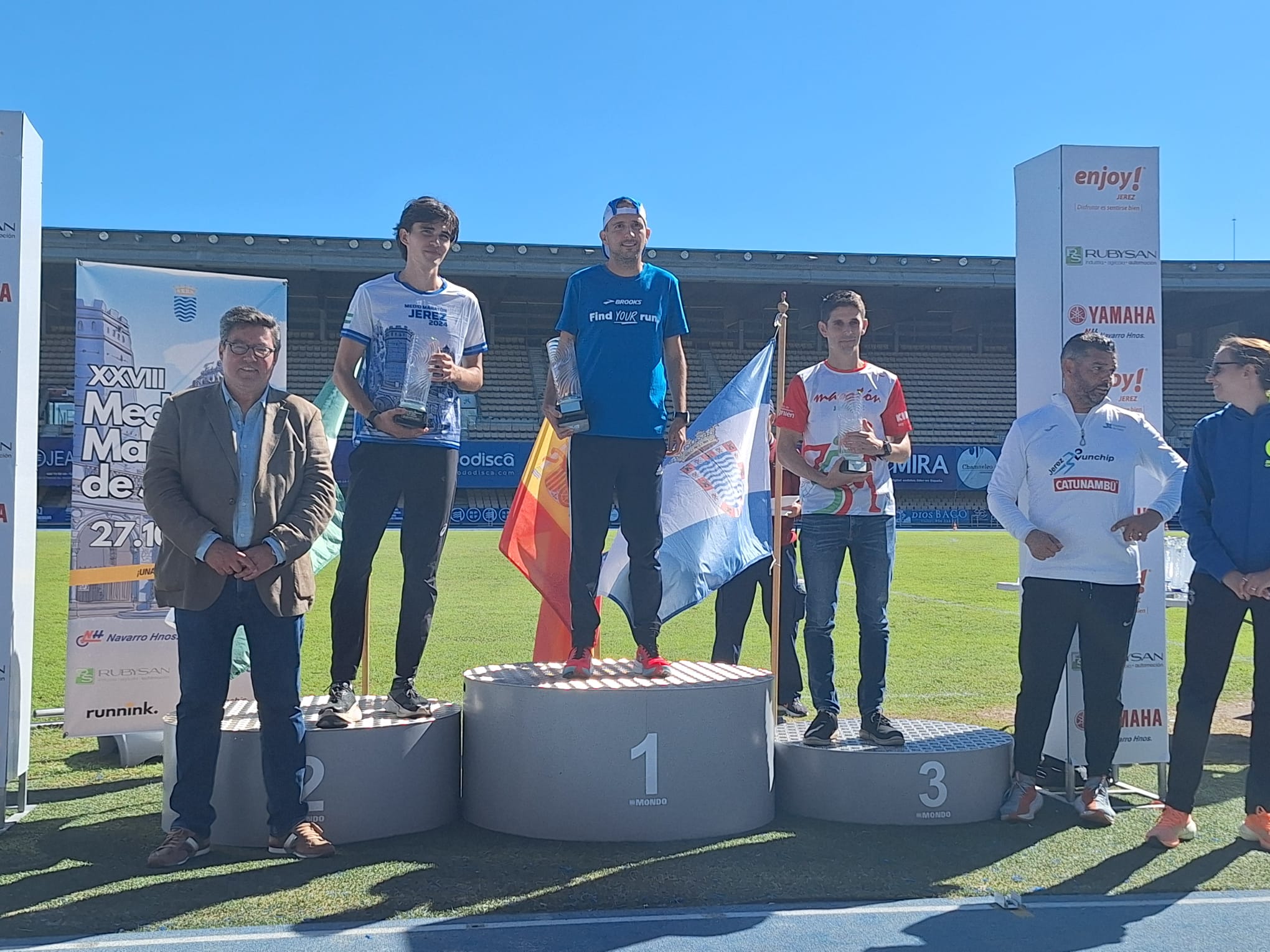 Podio masculino de la Media Maratón Jerez.