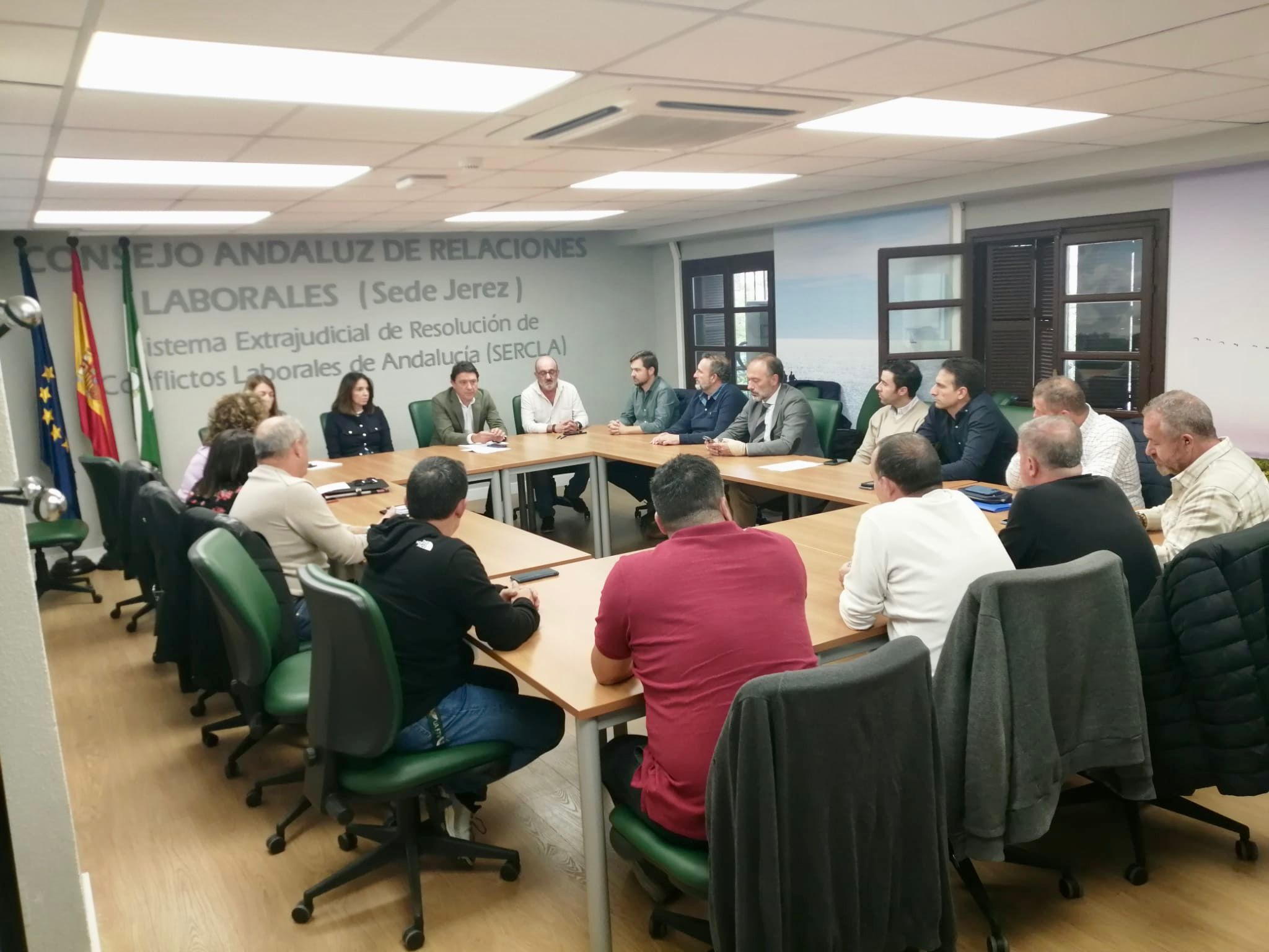 Desconvocada la huelga en el sector de la Piel. Acto de la firma del acuerdo.