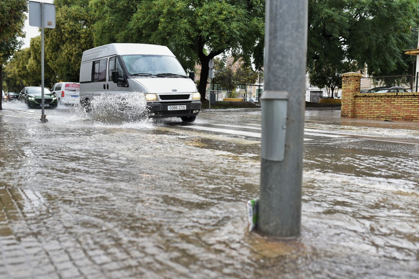 Los barrios de Jerez sufren inundaciones tras más de 50 litros por metro cuadrado en dos horas.