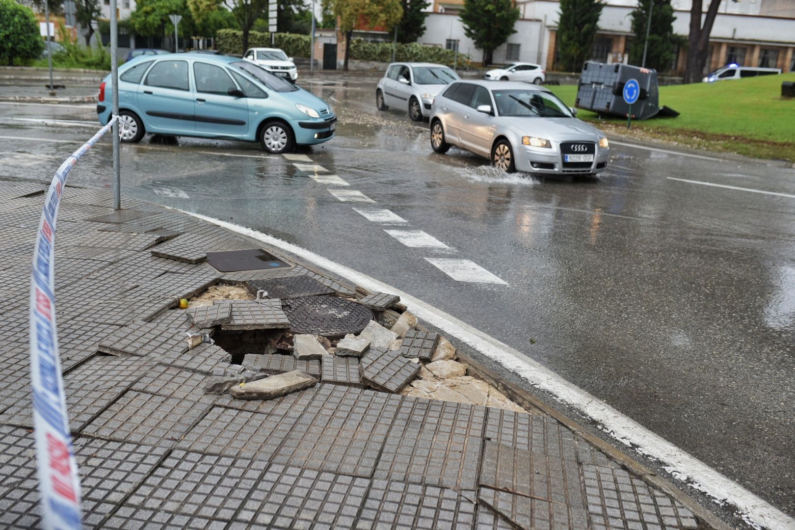 Los barrios de Jerez sufren inundaciones tras más de 50 litros por metro cuadrado en dos horas.