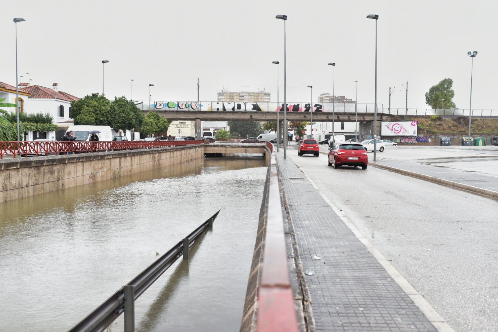 Los barrios de Jerez sufren inundaciones tras más de 50 litros por metro cuadrado en dos horas.